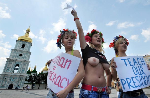 Video – Topless Femen Girls at Islam Conference in France – Unveiled