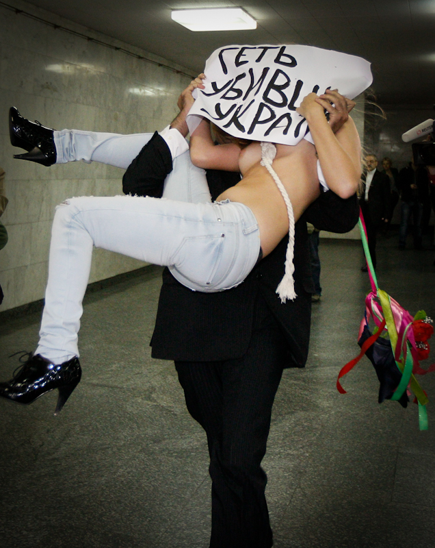 FEMEN TV – Germany: “Merkel free Femen!” scream topless protesters