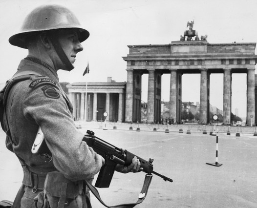 “ENDLICH FREI” – Die Geschichte der DDR Berliner Mauer – Der Film