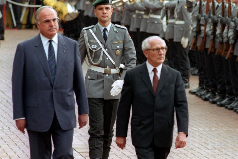 STASI-GoMoPa praesentiert stolz “Die Geheimakte Honecker” im Video